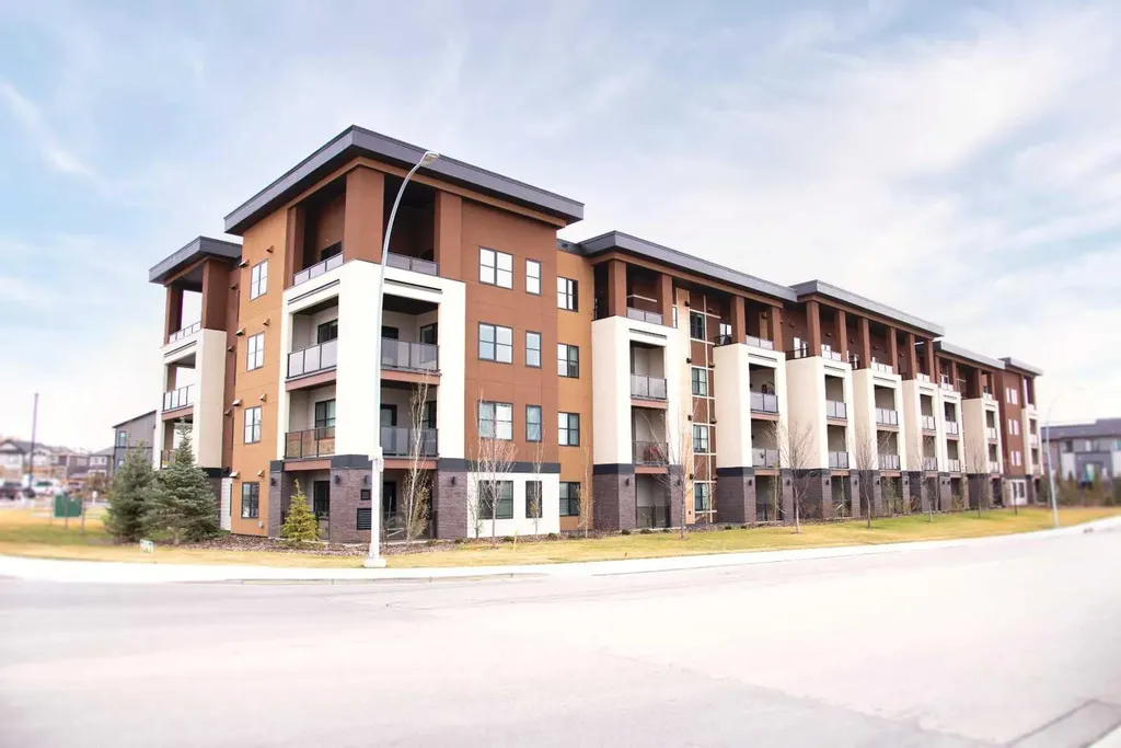 81 Arbour Lake View NW Calgary AB T3G 0H4