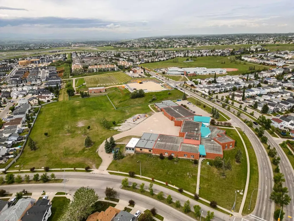 81 Arbour Lake View NW Calgary AB T3G 0H4