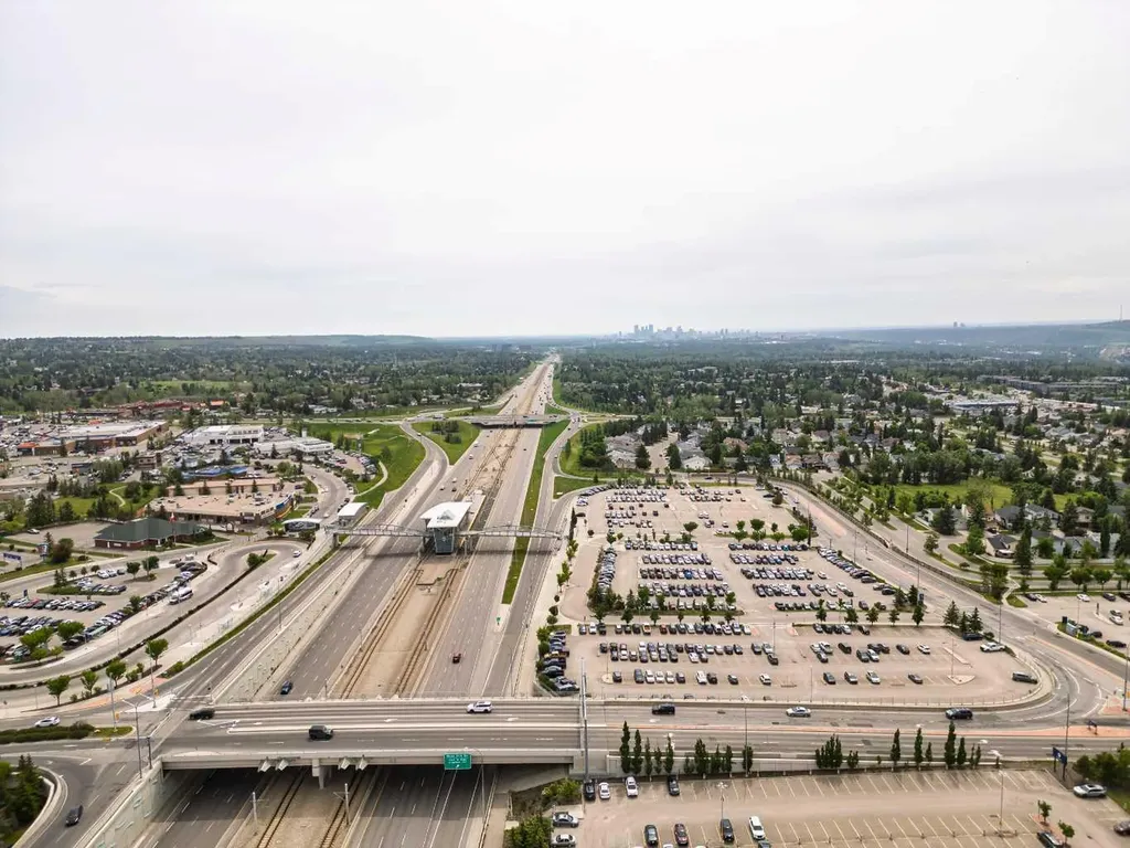 81 Arbour Lake View NW Calgary AB T3G 0H4