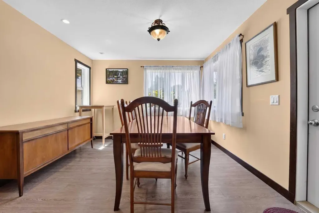 1116 17th Street S Lethbridge AB T1K 1Y1