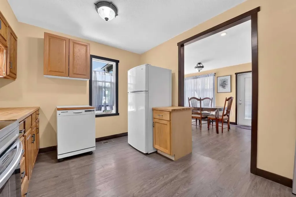 1116 17th Street S Lethbridge AB T1K 1Y1