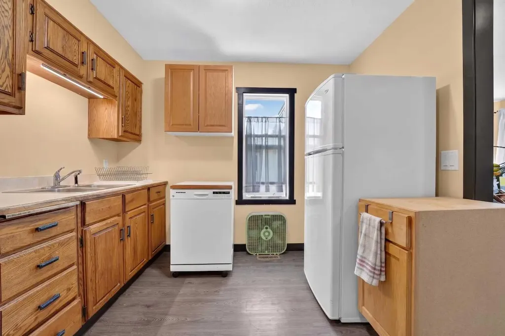 1116 17th Street S Lethbridge AB T1K 1Y1