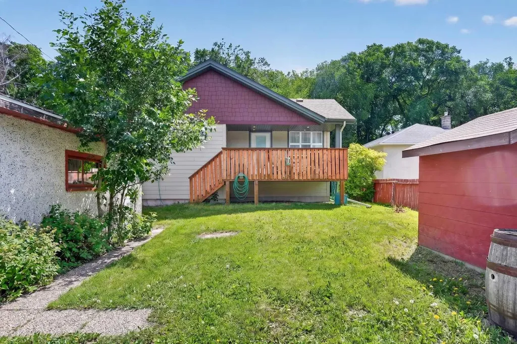 1116 17th Street S Lethbridge AB T1K 1Y1