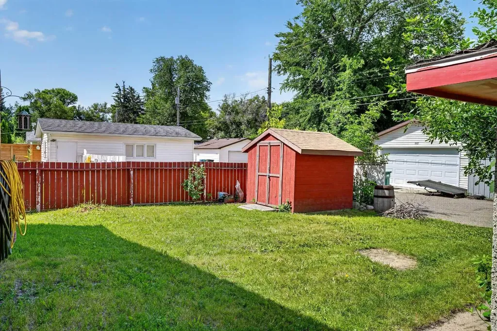 1116 17th Street S Lethbridge AB T1K 1Y1