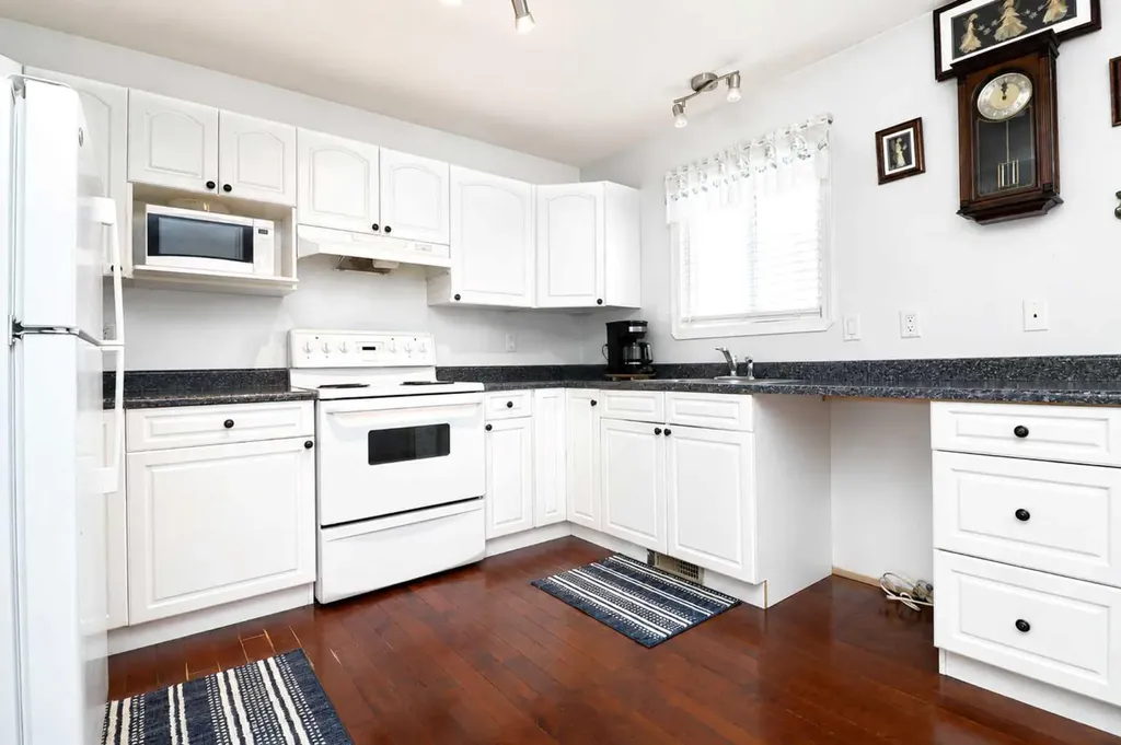 9701 90a Street Grande Prairie AB T8X 1T2