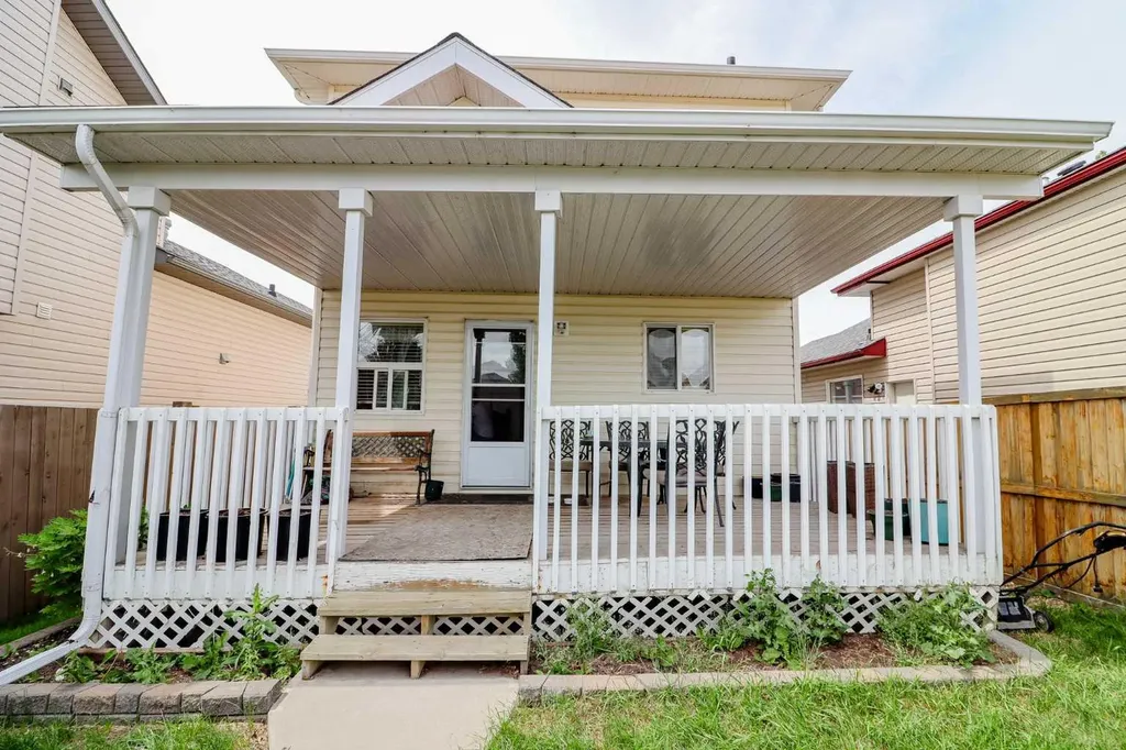 9701 90a Street Grande Prairie AB T8X 1T2