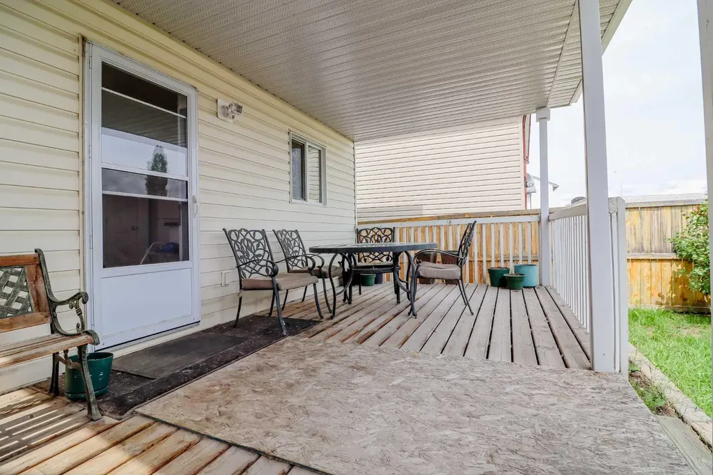9701 90a Street Grande Prairie AB T8X 1T2