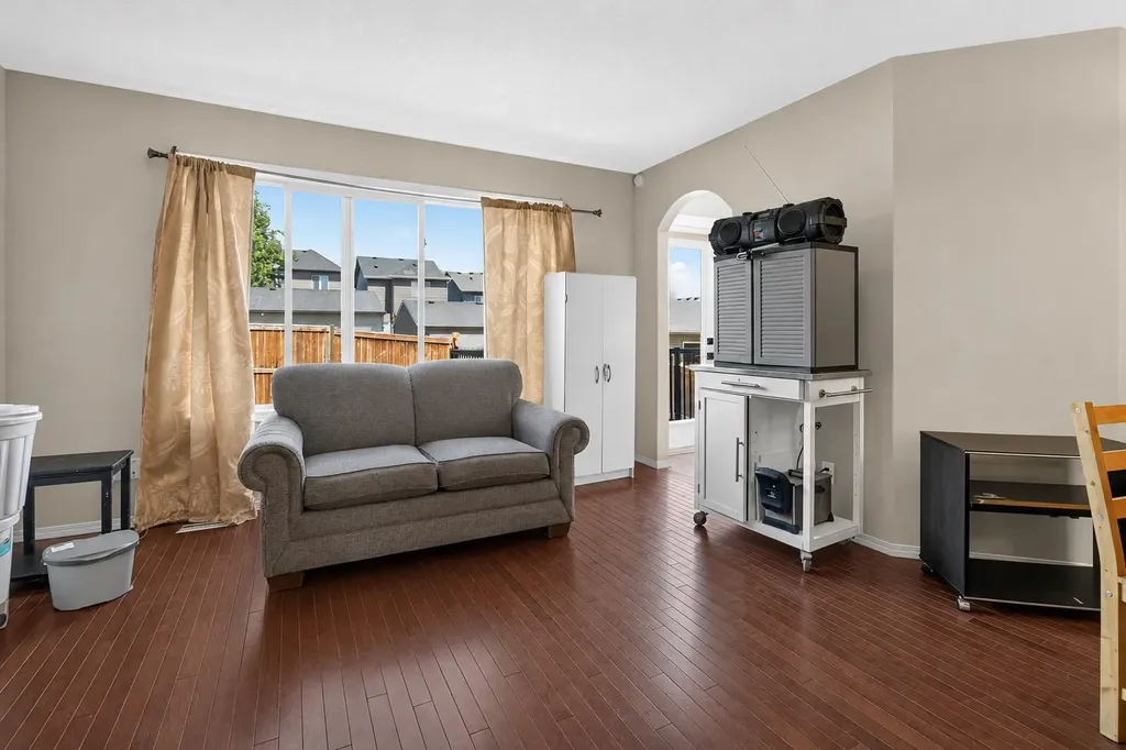 28 Sage Bank Link NW Calgary AB t3r0j8