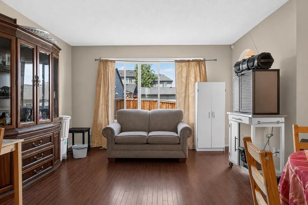 28 Sage Bank Link NW Calgary AB t3r0j8