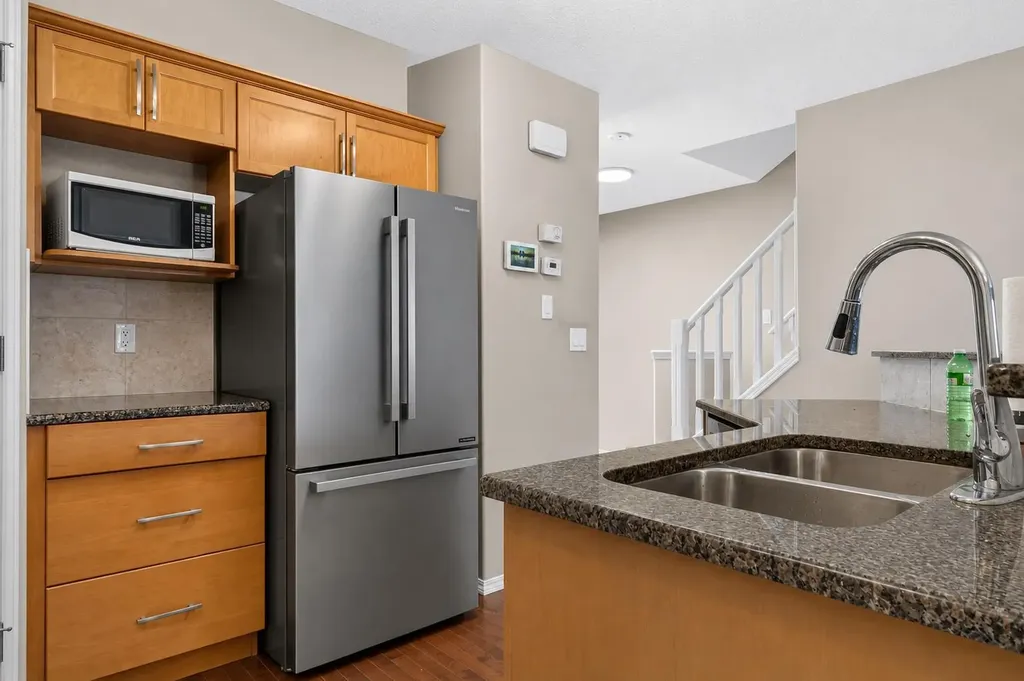 28 Sage Bank Link NW Calgary AB t3r0j8