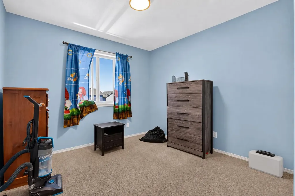 28 Sage Bank Link NW Calgary AB t3r0j8