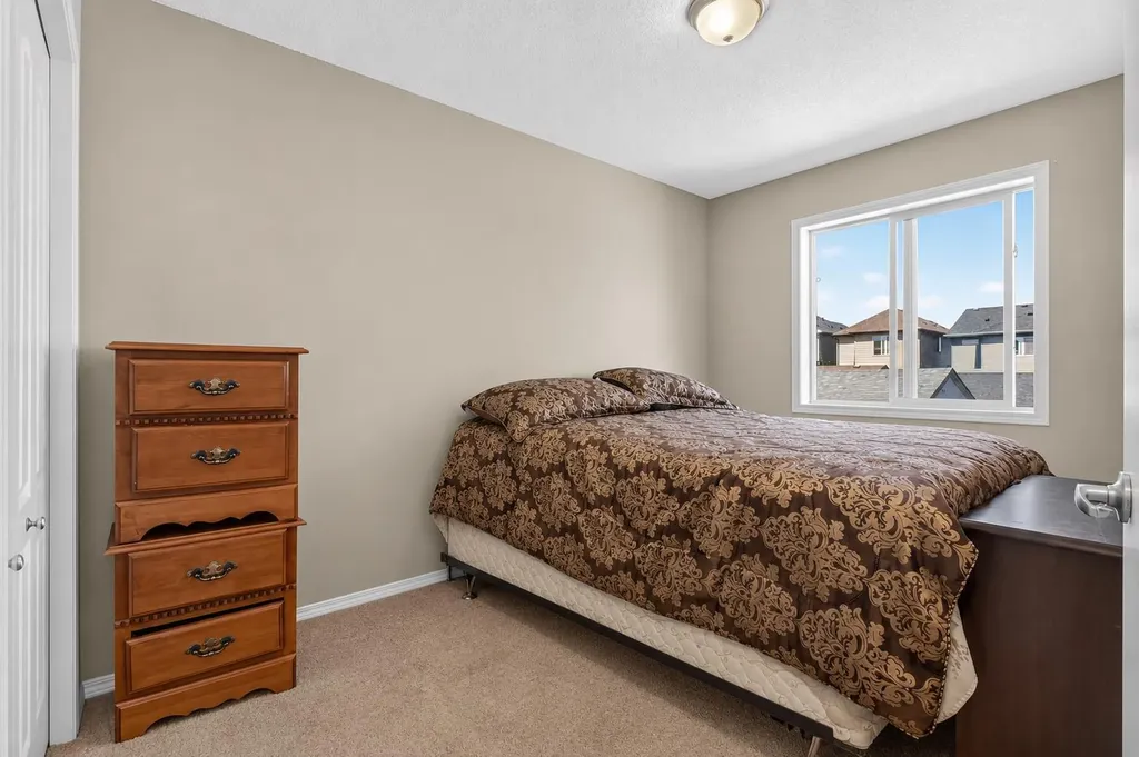 28 Sage Bank Link NW Calgary AB t3r0j8