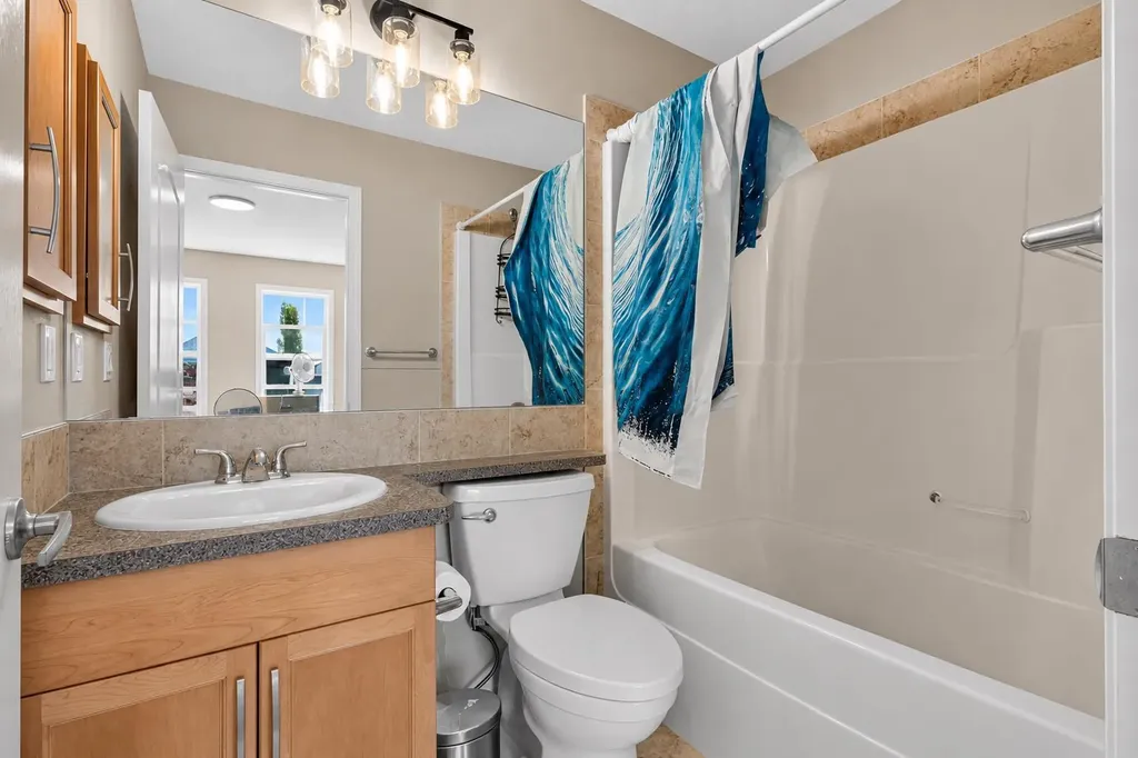 28 Sage Bank Link NW Calgary AB t3r0j8