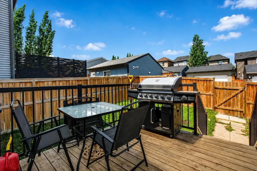 28 Sage Bank Link NW Calgary AB t3r0j8