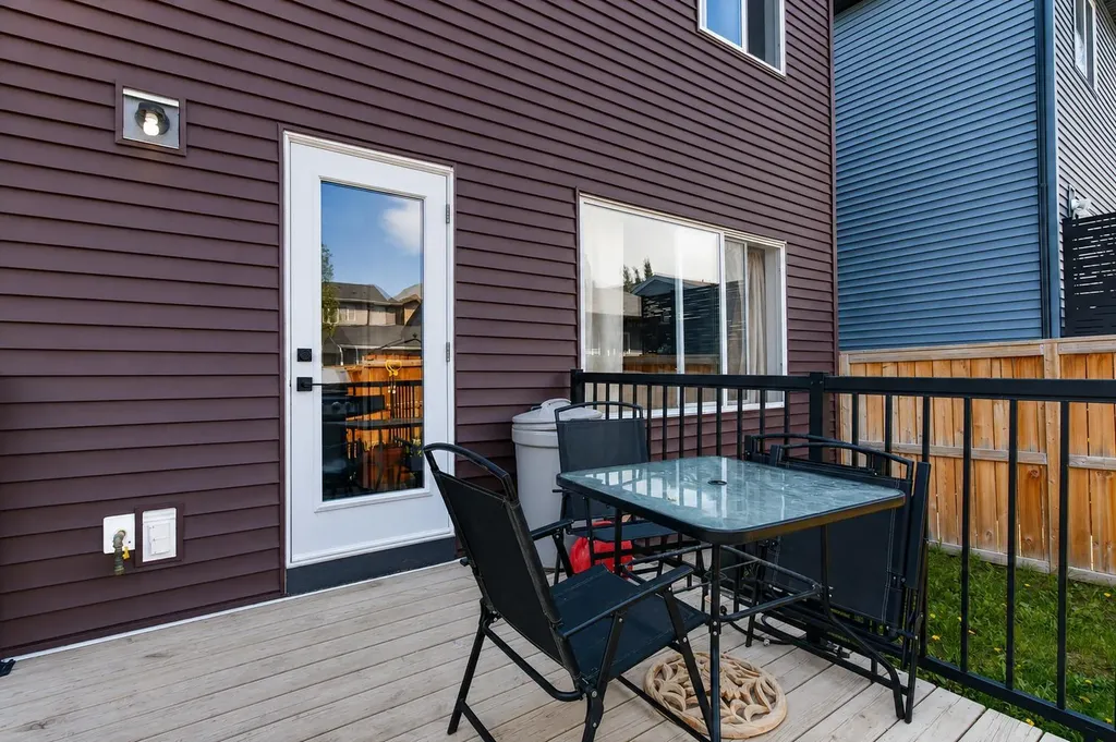 28 Sage Bank Link NW Calgary AB t3r0j8