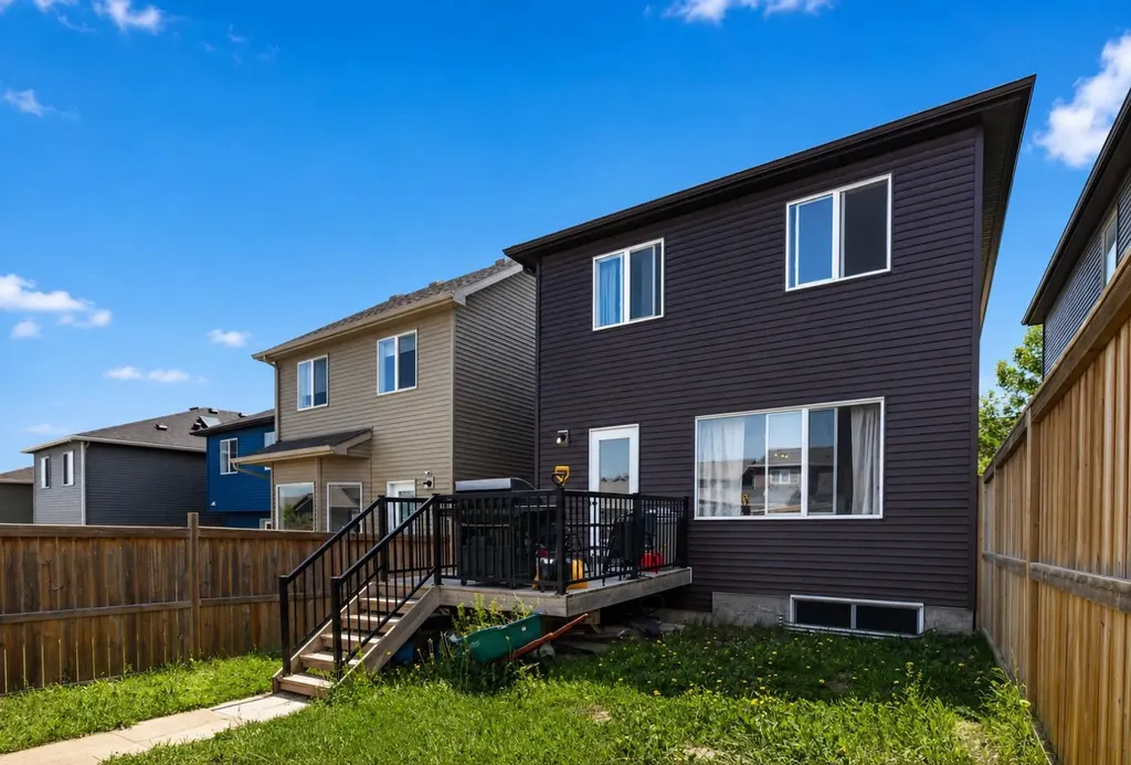 28 Sage Bank Link NW Calgary AB t3r0j8