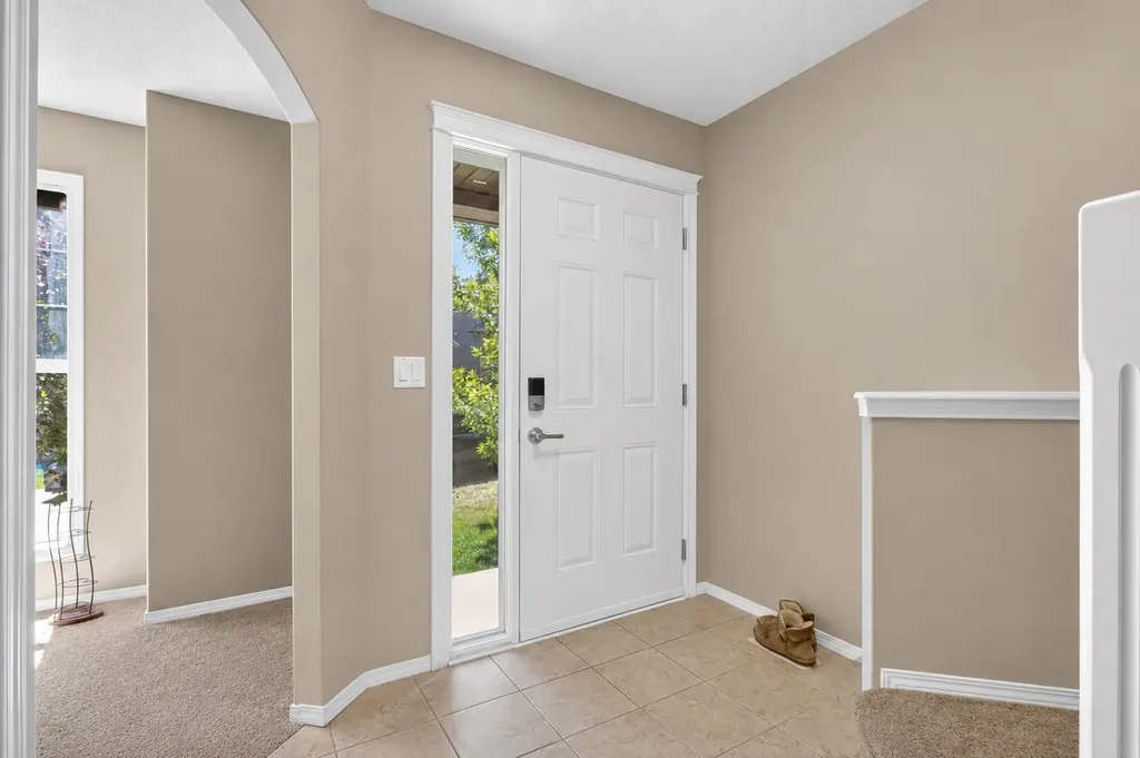 28 Sage Bank Link NW Calgary AB t3r0j8