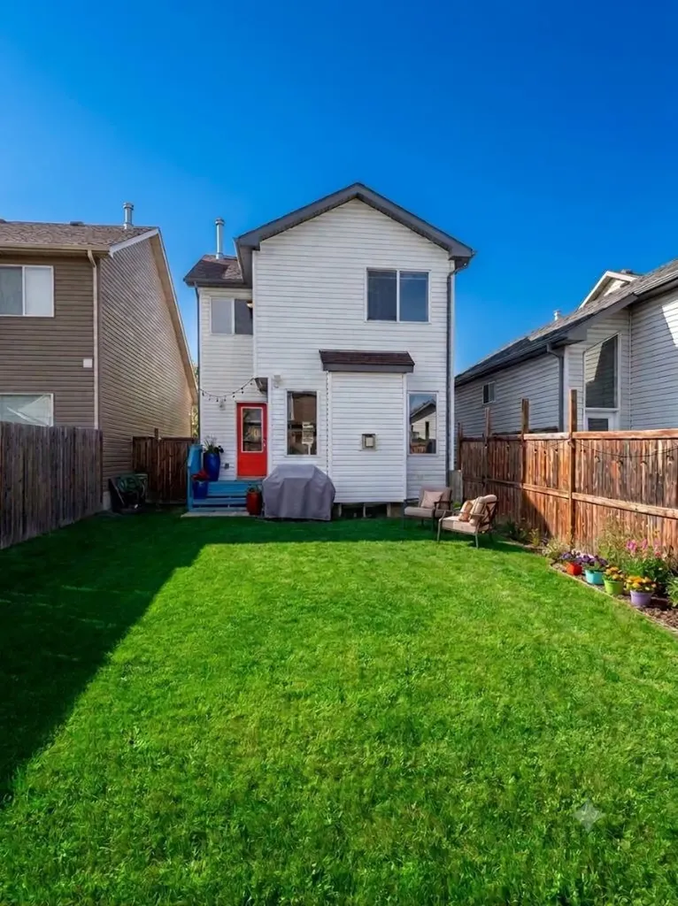 142 Auburn Bay Heights SE Calgary AB T3M 0A7