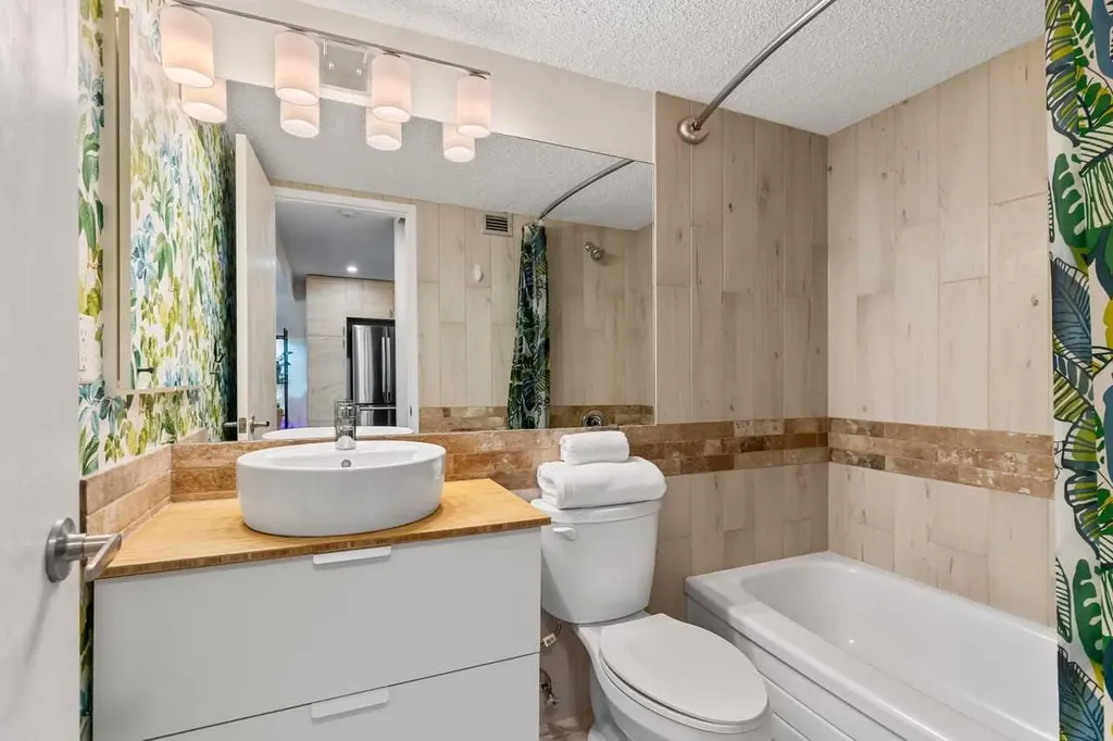 5601 Dalton Drive NW Calgary AB T3A 2E2
