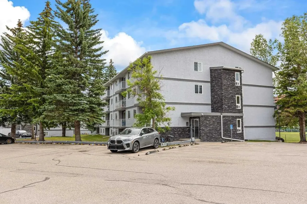 5601 Dalton Drive NW Calgary AB T3A 2E2