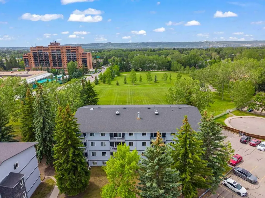5601 Dalton Drive NW Calgary AB T3A 2E2