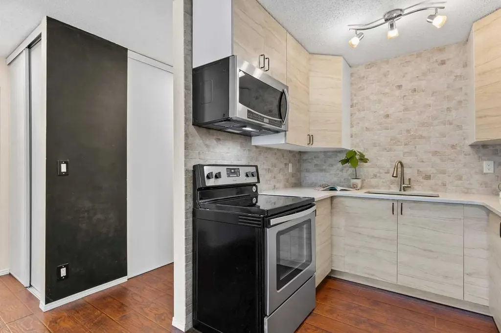 5601 Dalton Drive NW Calgary AB T3A 2E2