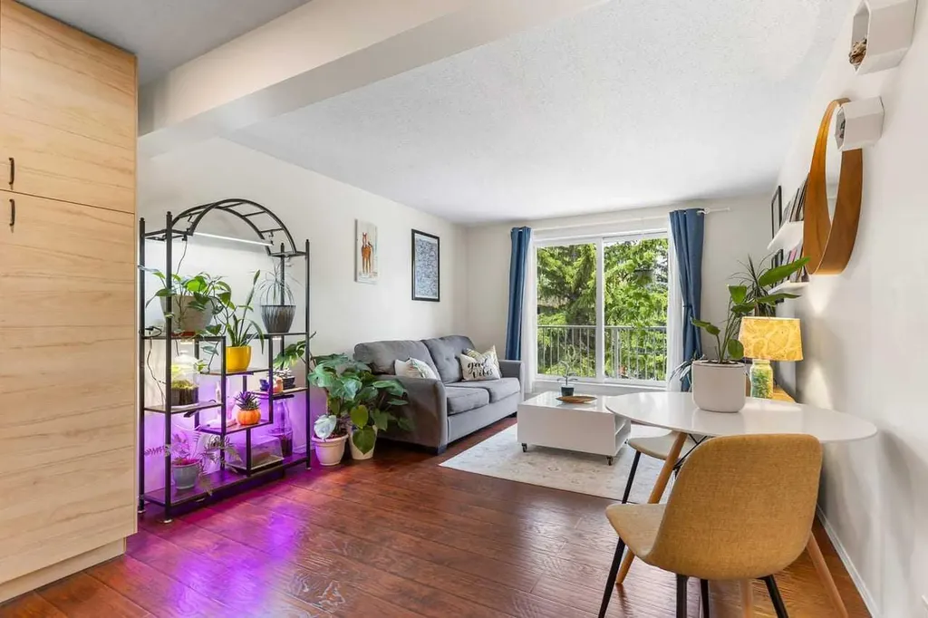 5601 Dalton Drive NW Calgary AB T3A 2E2