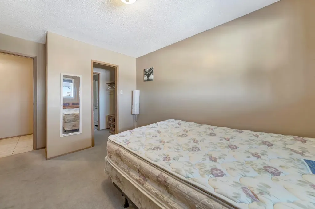 3007 57a Avenue Lloydminster AB T9V 1W5
