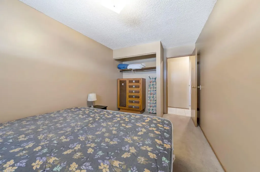3007 57a Avenue Lloydminster AB T9V 1W5