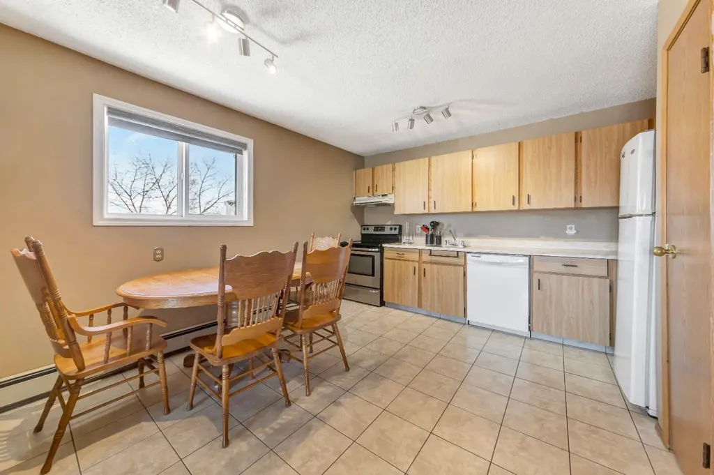 3007 57a Avenue Lloydminster AB T9V 1W5