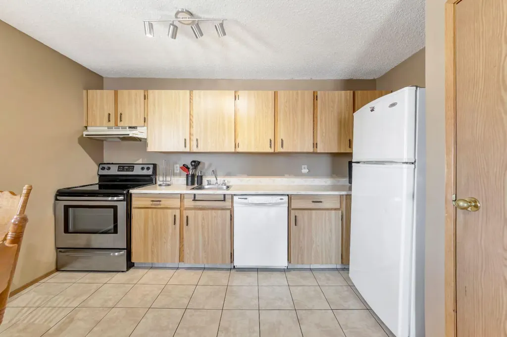 3007 57a Avenue Lloydminster AB T9V 1W5