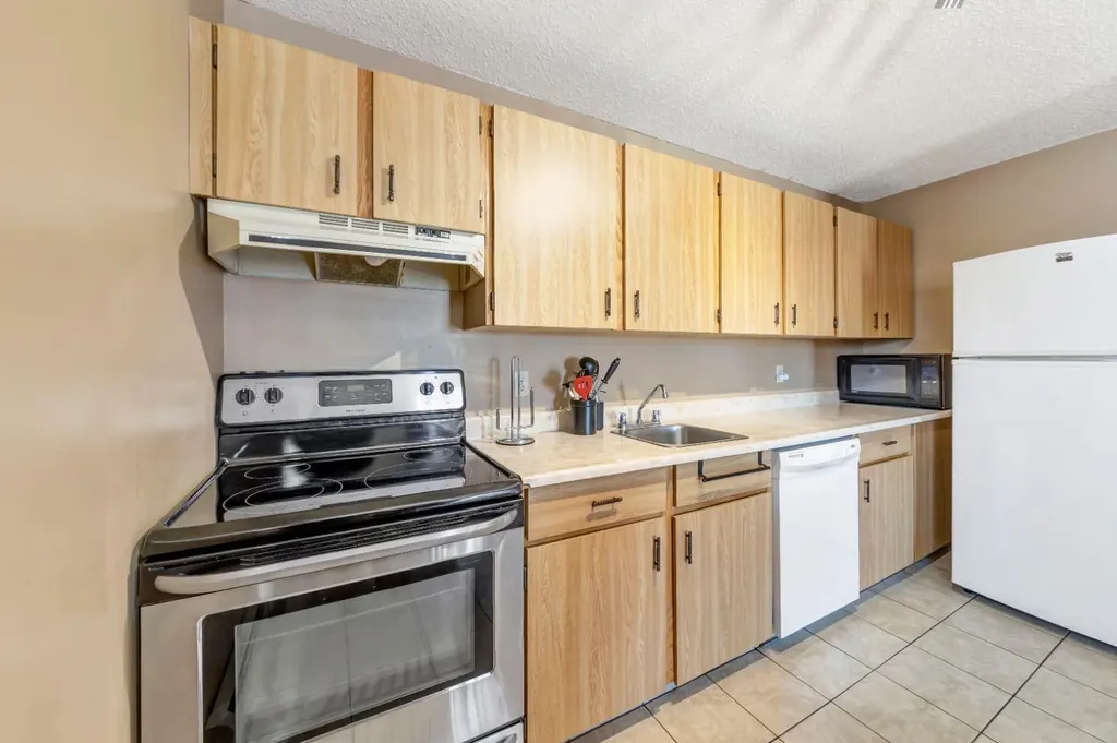 3007 57a Avenue Lloydminster AB T9V 1W5