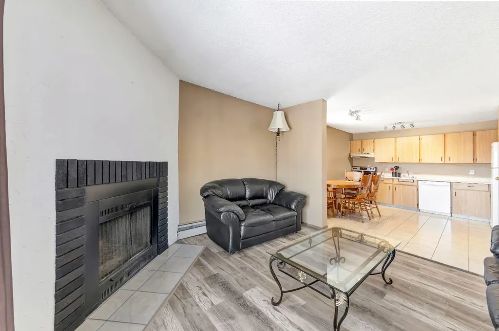 3007 57a Avenue Lloydminster AB T9V 1W5