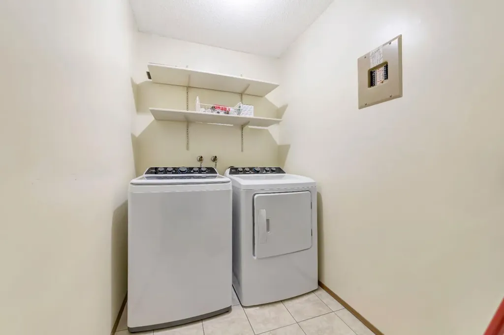 3007 57a Avenue Lloydminster AB T9V 1W5