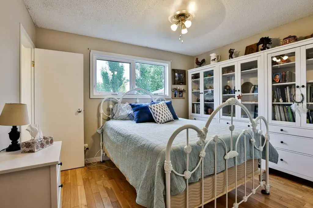 5217 38 Avenue Taber AB T1G 1B8