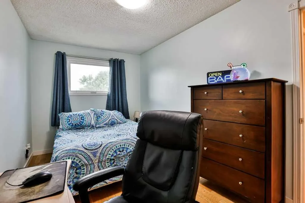 5217 38 Avenue Taber AB T1G 1B8