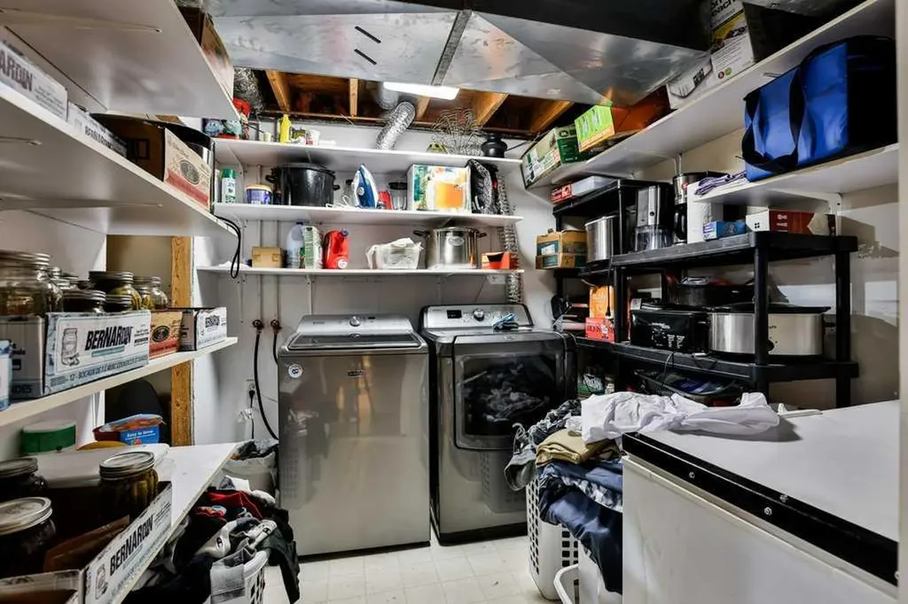 5217 38 Avenue Taber AB T1G 1B8