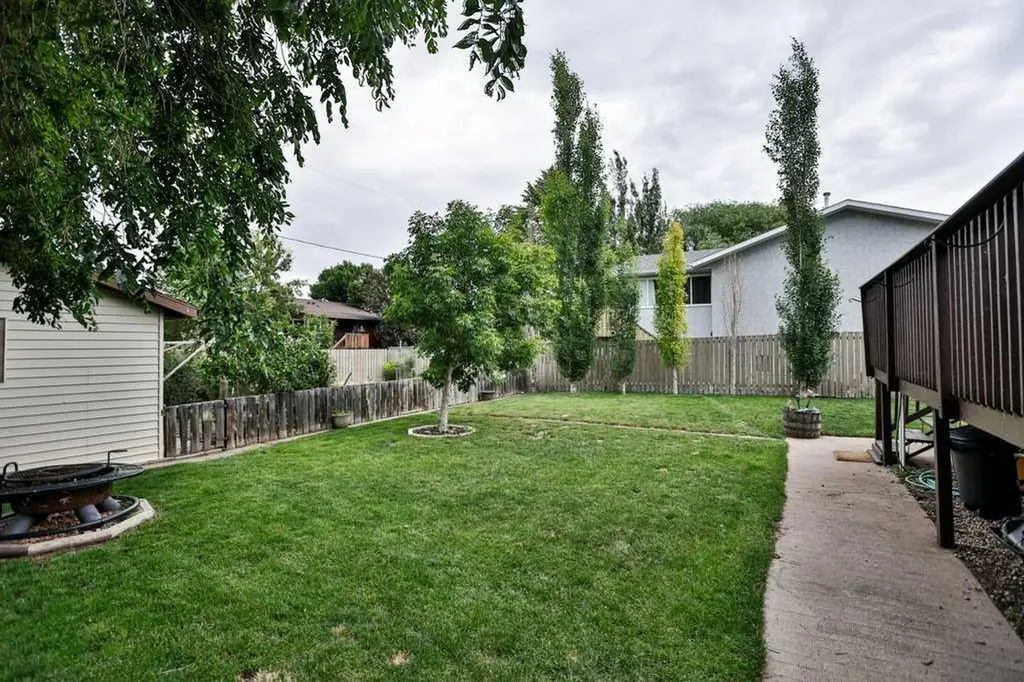5217 38 Avenue Taber AB T1G 1B8