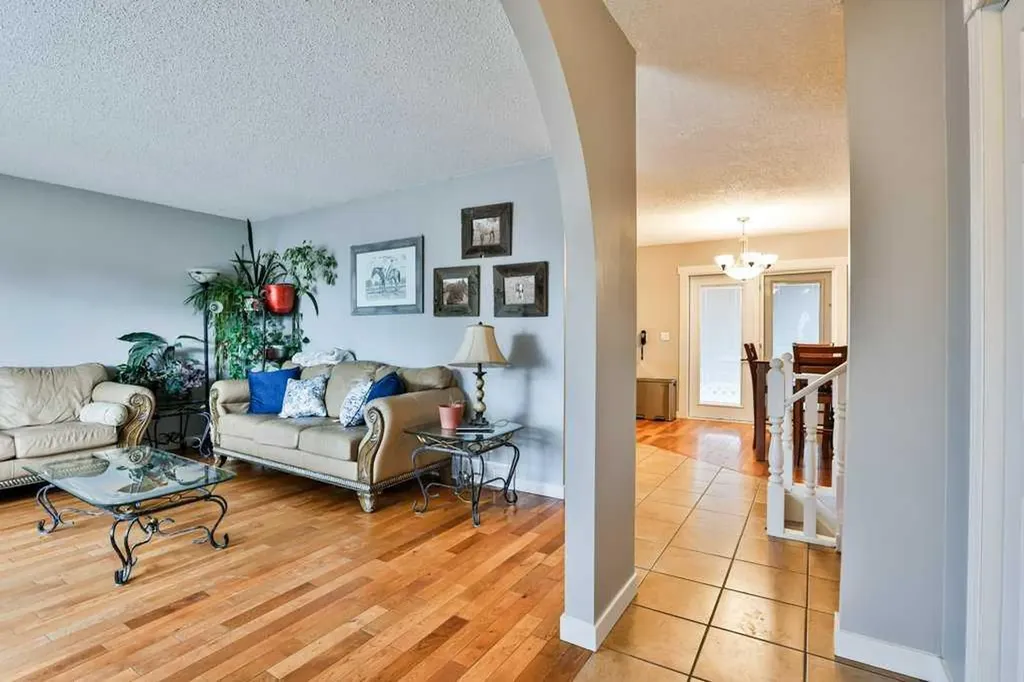 5217 38 Avenue Taber AB T1G 1B8