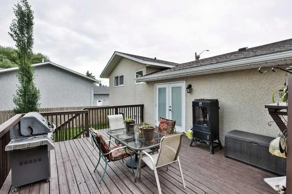5217 38 Avenue Taber AB T1G 1B8