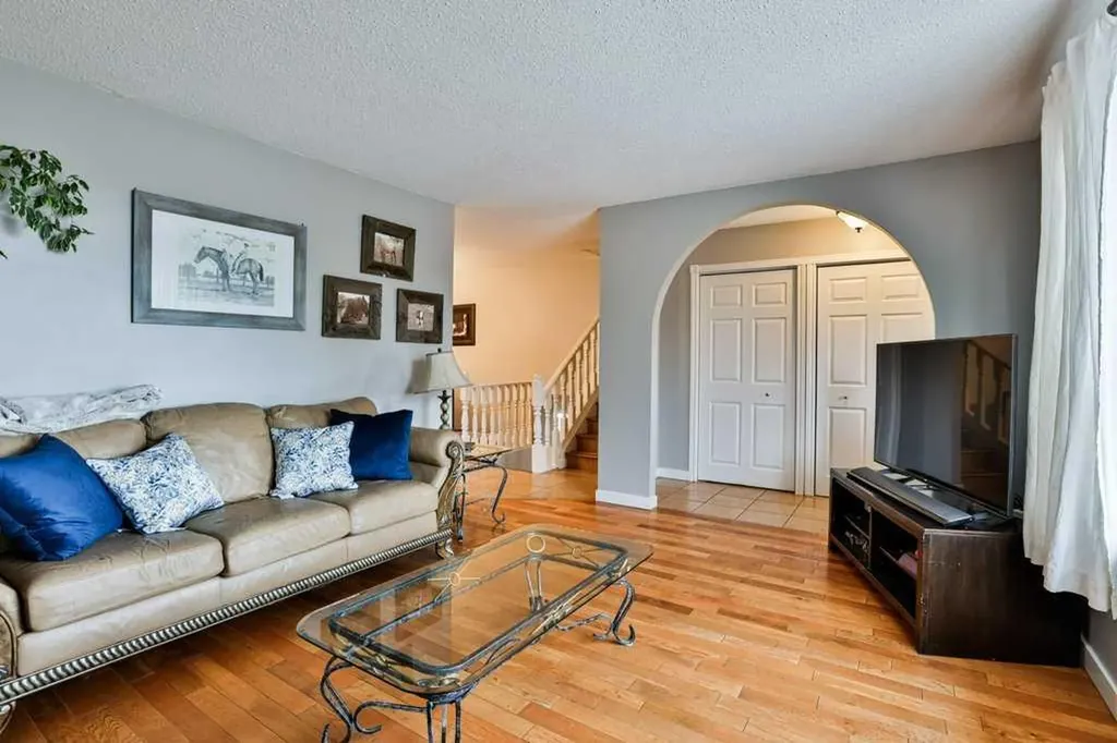 5217 38 Avenue Taber AB T1G 1B8