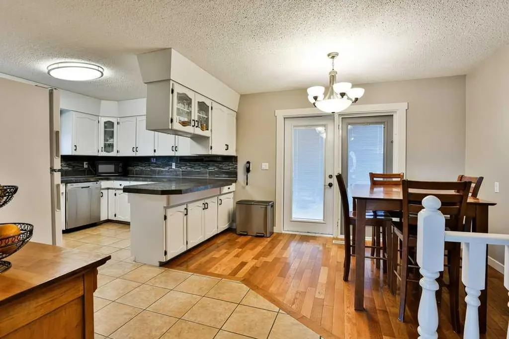 5217 38 Avenue Taber AB T1G 1B8