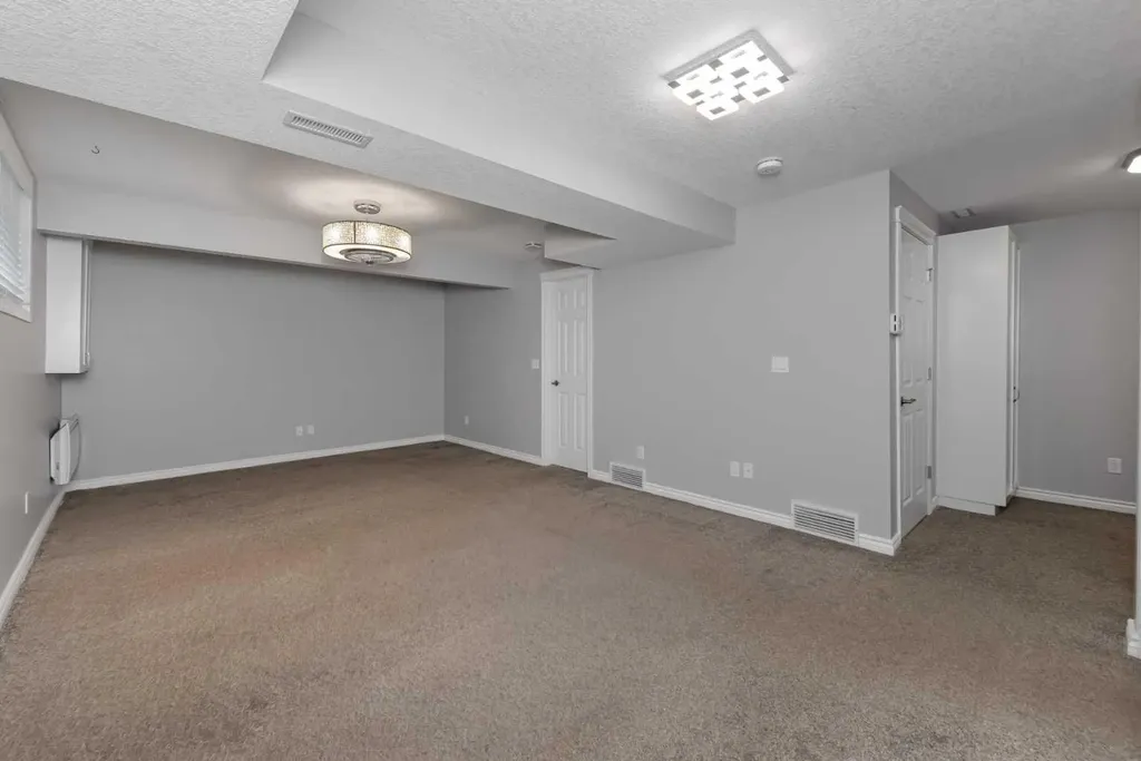 147 Sagewood Grove SW Airdrie AB T4B 3B2