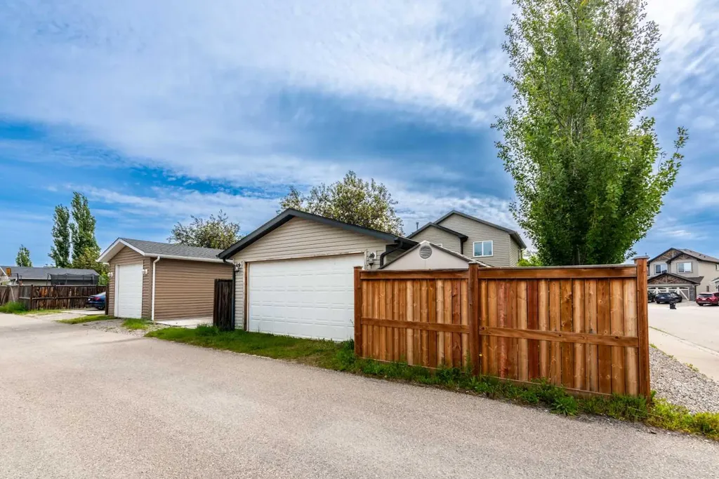 147 Sagewood Grove SW Airdrie AB T4B 3B2