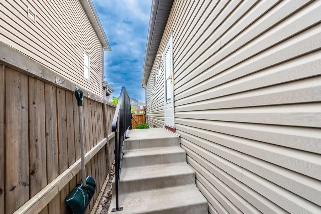 147 Sagewood Grove SW Airdrie AB T4B 3B2