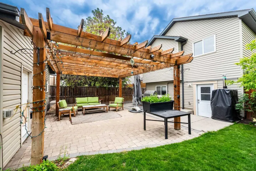 147 Sagewood Grove SW Airdrie AB T4B 3B2