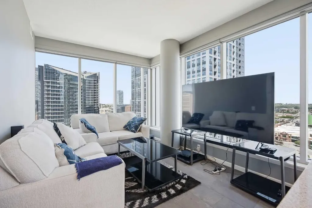 211 13 Avenue SE Calgary AB T2G 1E1