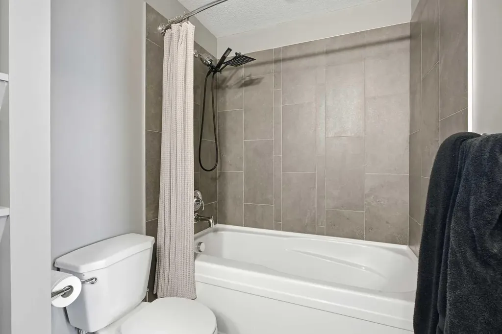 211 13 Avenue SE Calgary AB T2G 1E1