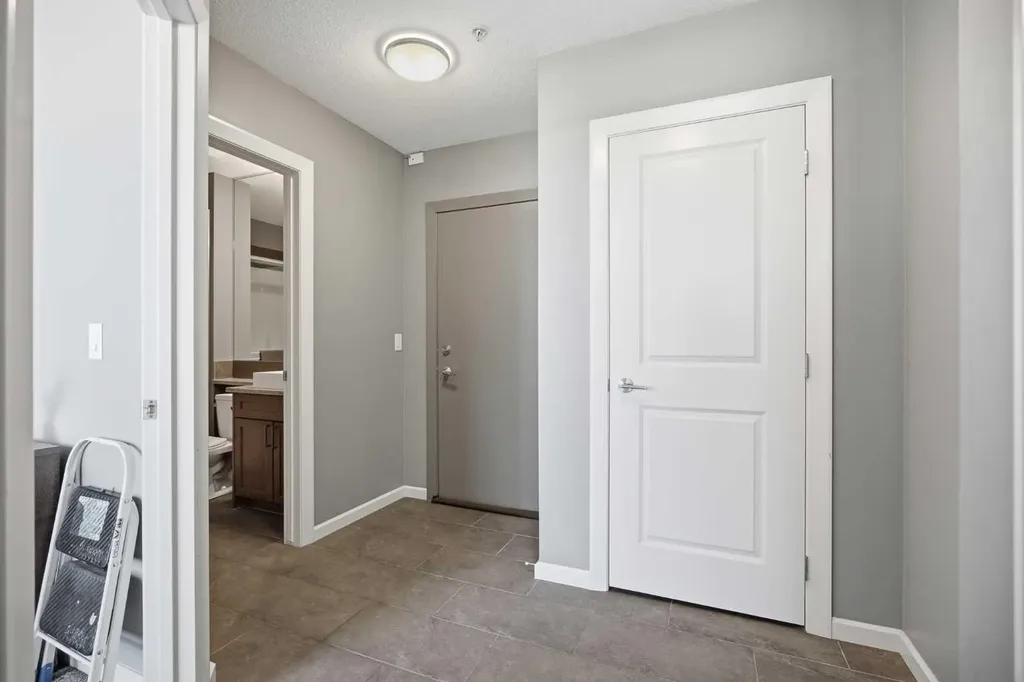 211 13 Avenue SE Calgary AB T2G 1E1