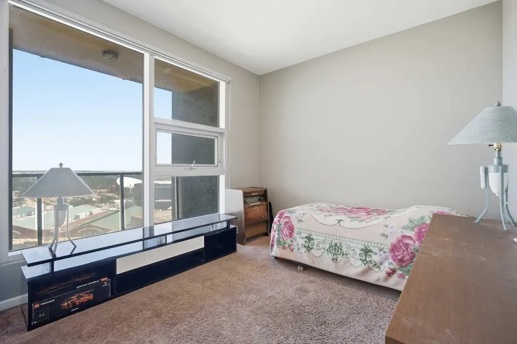 211 13 Avenue SE Calgary AB T2G 1E1